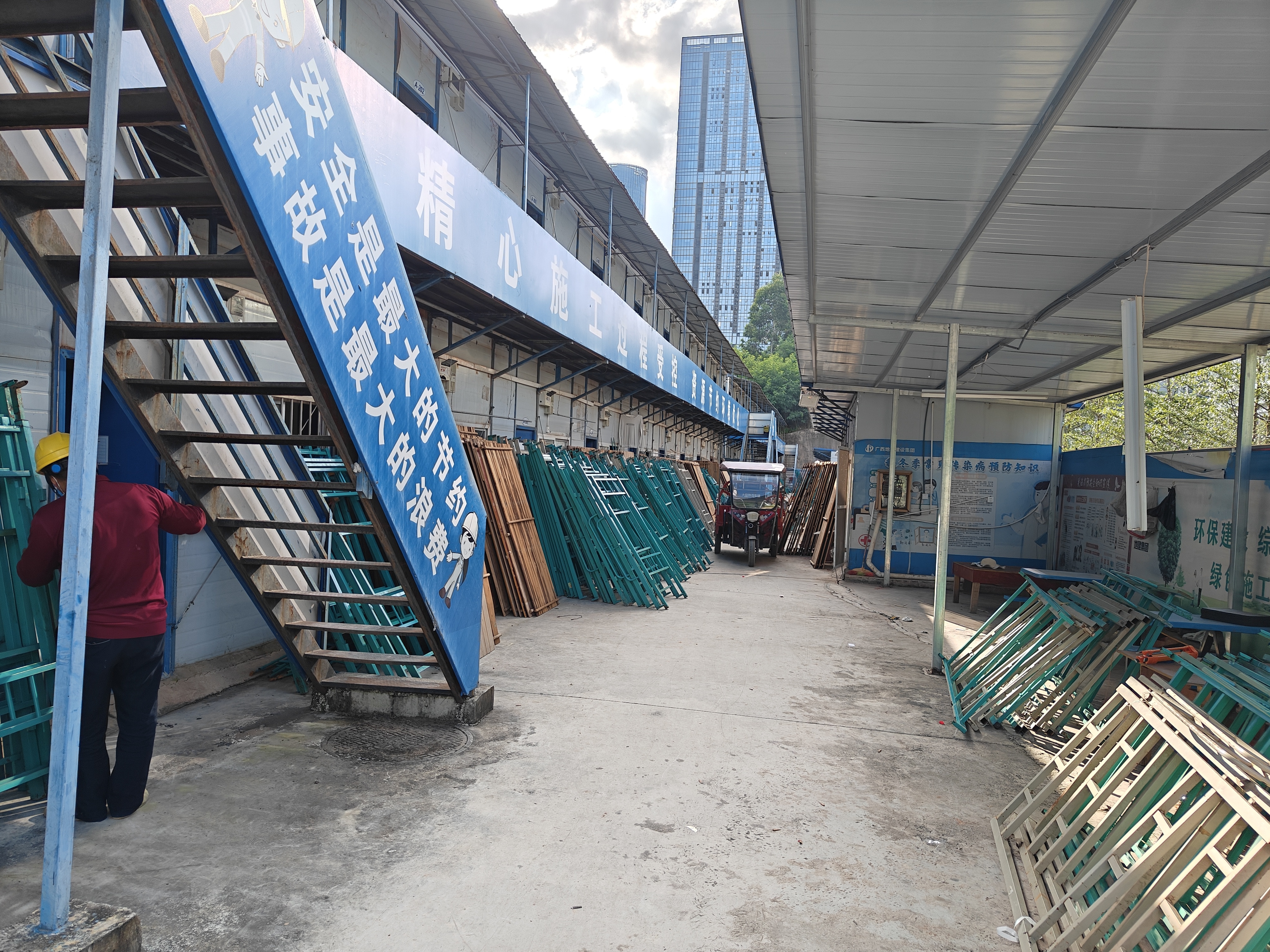 活动板房回收多少钱一平方_活动板房回收价格排行_虹翔再生资源回收计价体系
